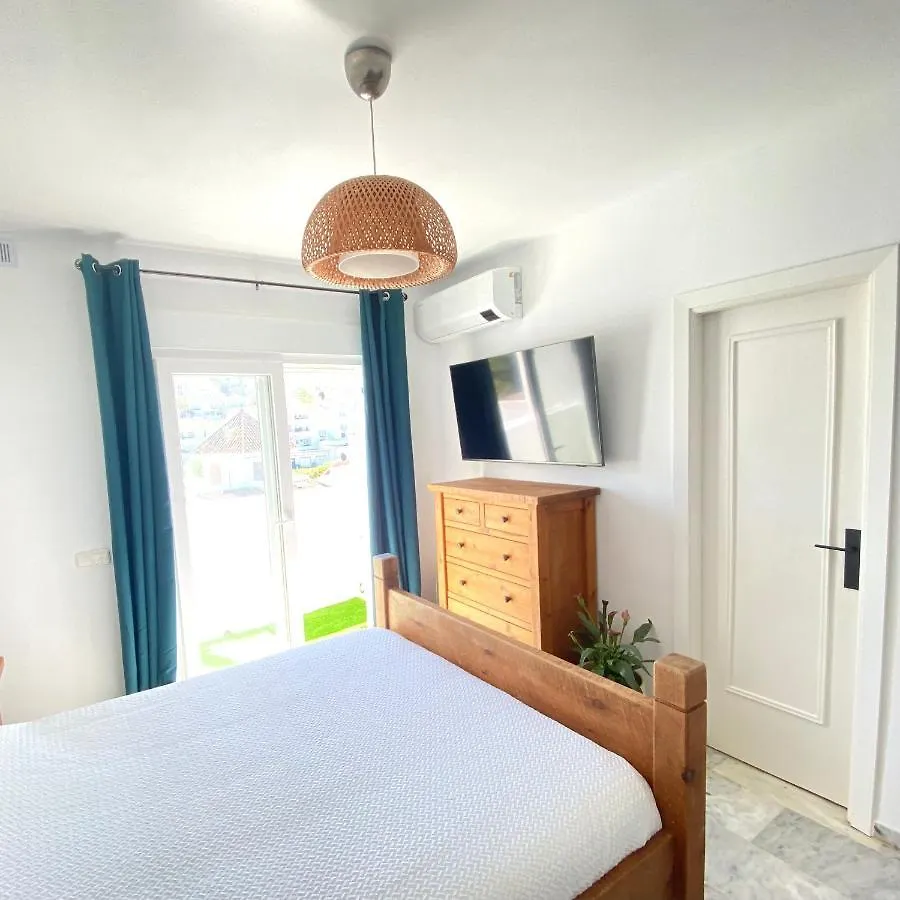 Modern Townhouse 7 Mins Walk From The Beach And 15 Mins From Port Manilva 0*,  Espagne