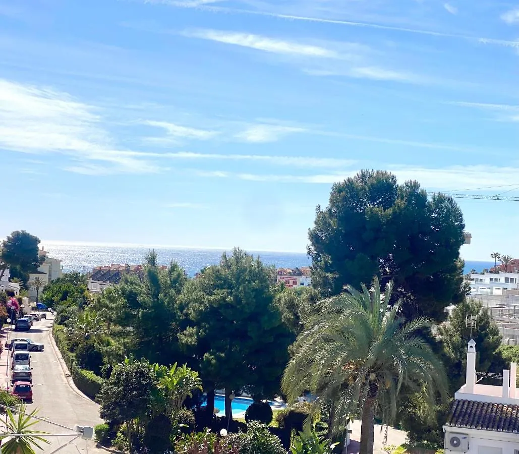 Modern Townhouse 7 Mins Walk From The Beach And 15 Mins From Port 마닐바 펜션