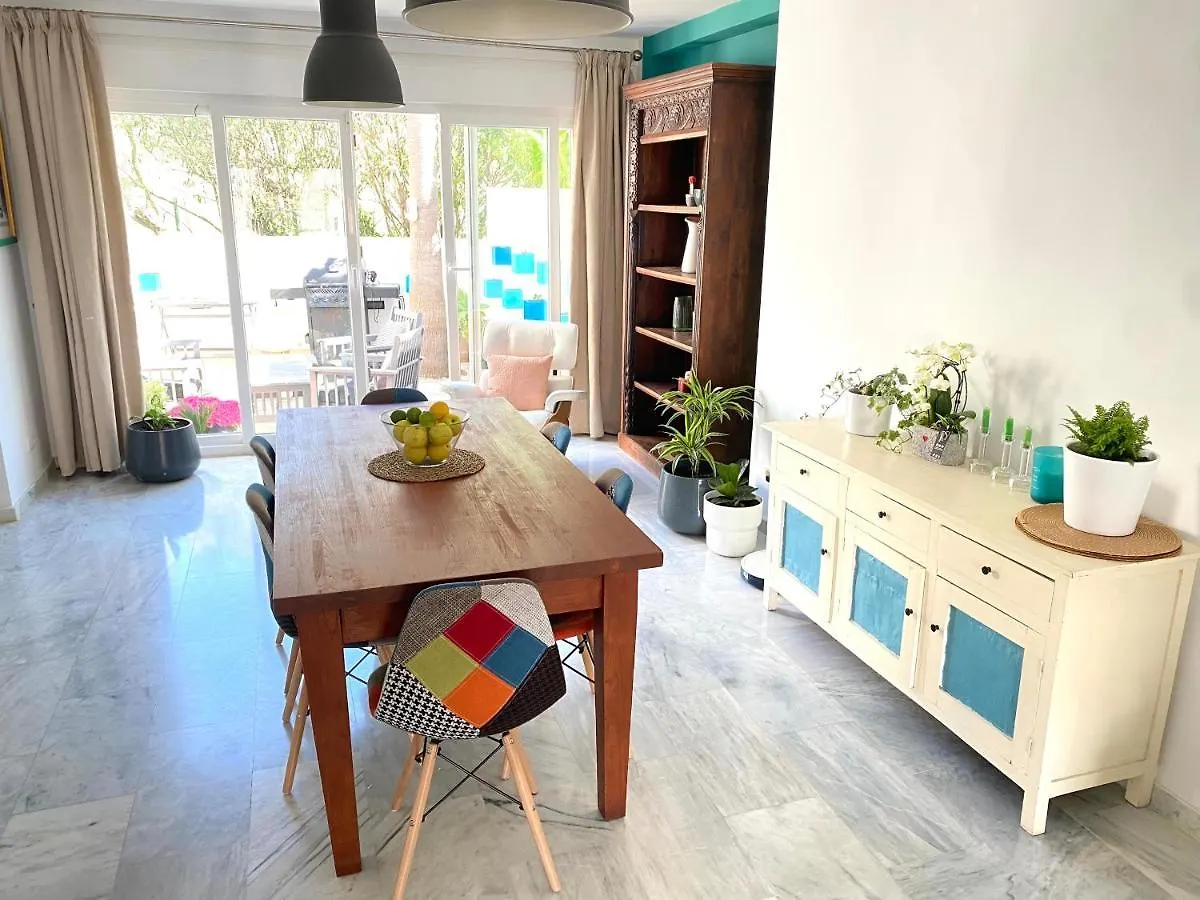 Modern Townhouse 7 Mins Walk From The Beach And 15 Mins From Port 마닐바 0*,