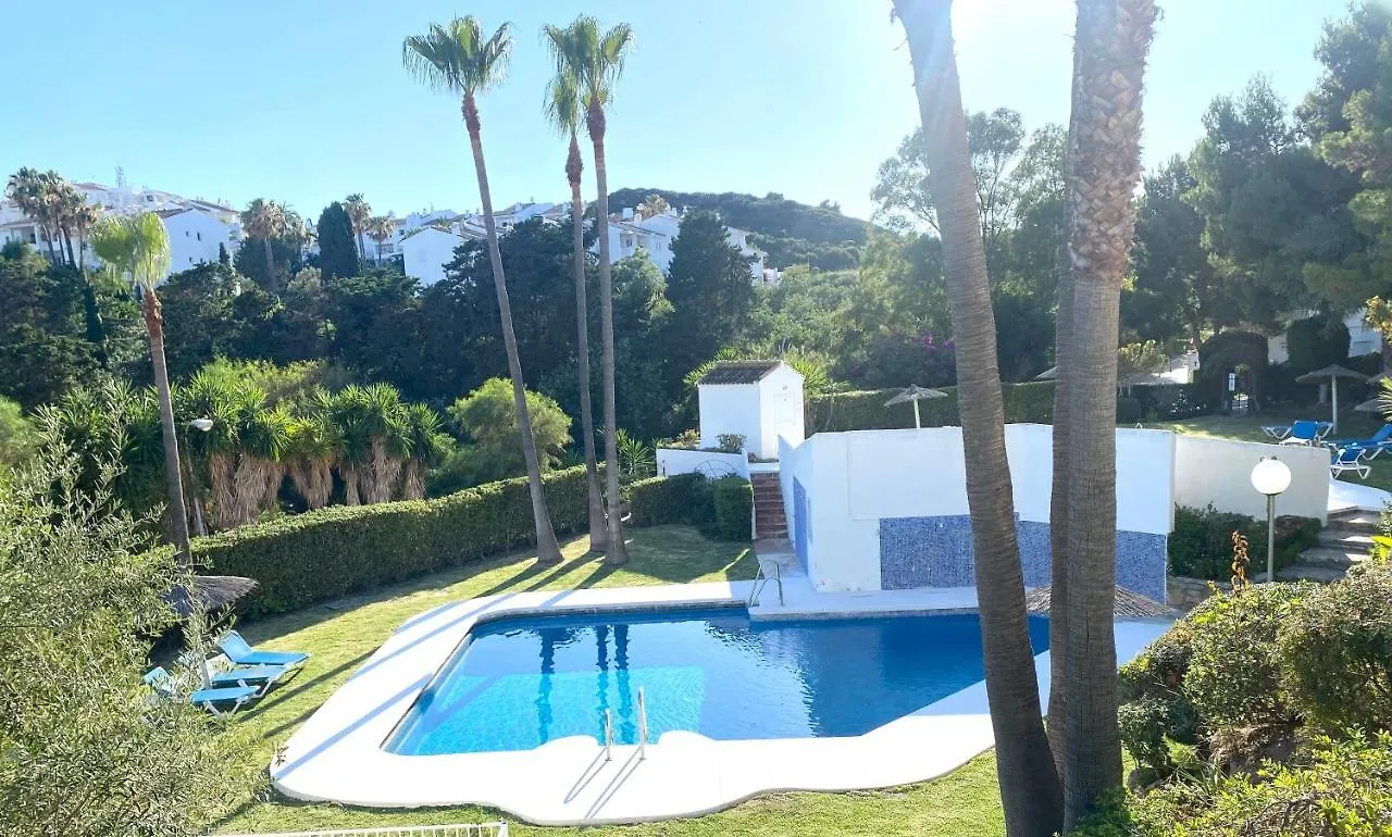 Modern Townhouse 7 Mins Walk From The Beach And 15 Mins From Port Manilva 0*,