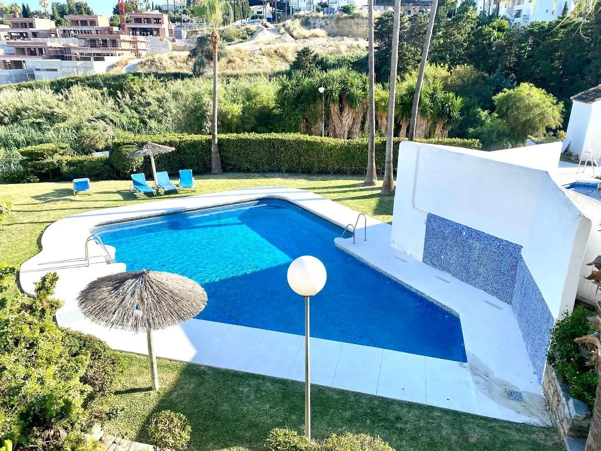 Modern Townhouse 7 Mins Walk From The Beach And 15 Mins From Port 마닐바 펜션